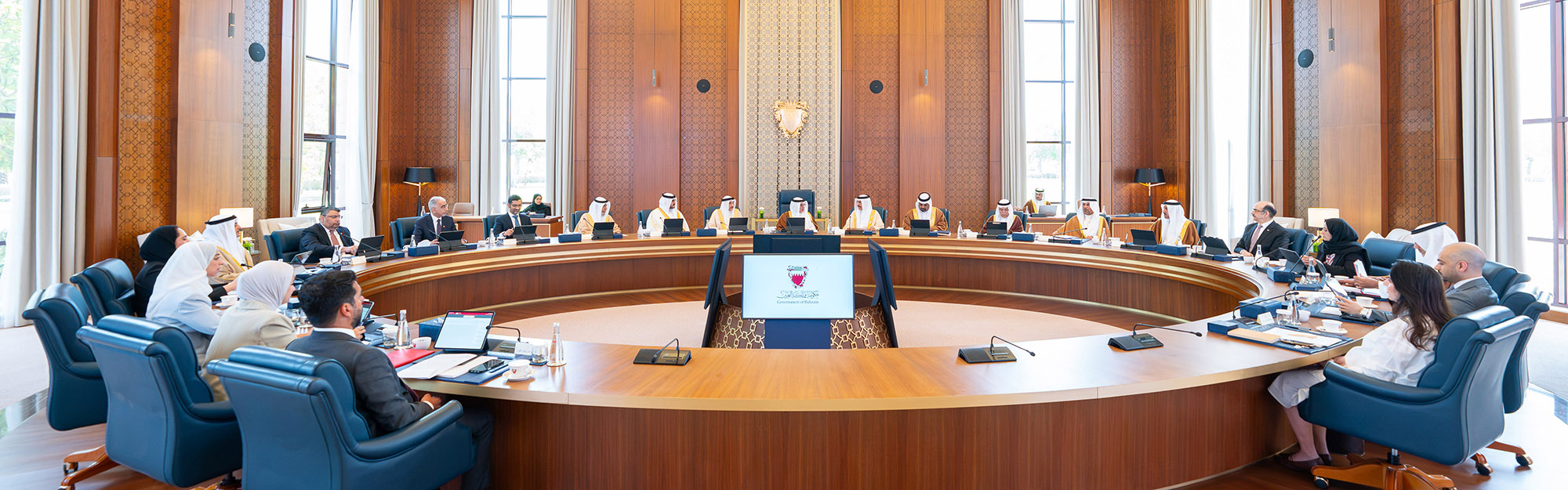 سمو ولي العهد رئيس مجلس الوزراء يترأس الاجتماع الاعتيادي الأسبوعي لمجلس الوزراء